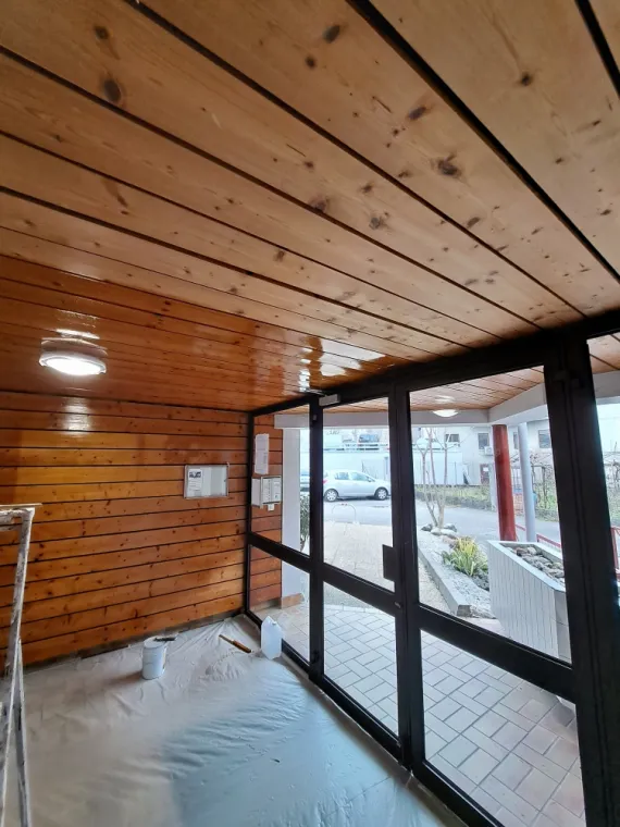Lasure-Lambris-bois-intérieur-hall-résidence-Cognin-ARP2000