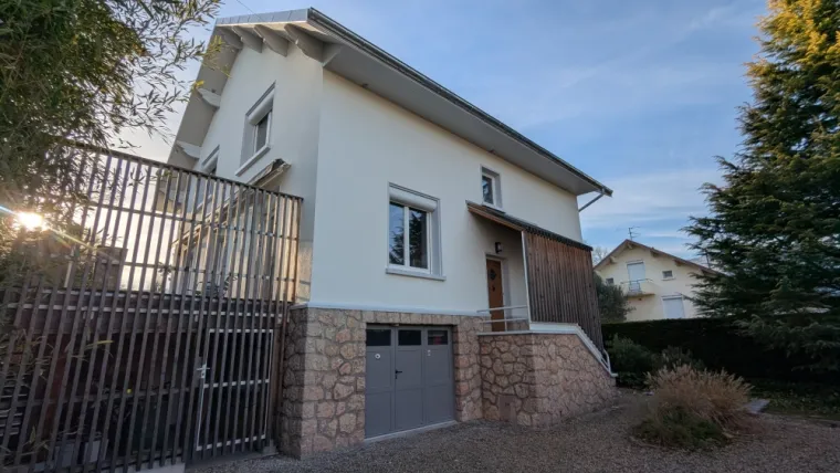 Rénovation complète en peinture d'une maison à Chambéry