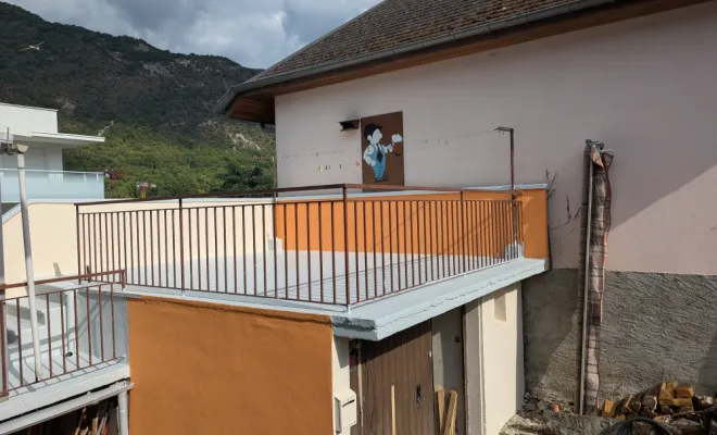 Rénovation-d-une-terrasse-et-des-façades-Challes-les-Eaux-Artisan-rénovation-peinture-2000
